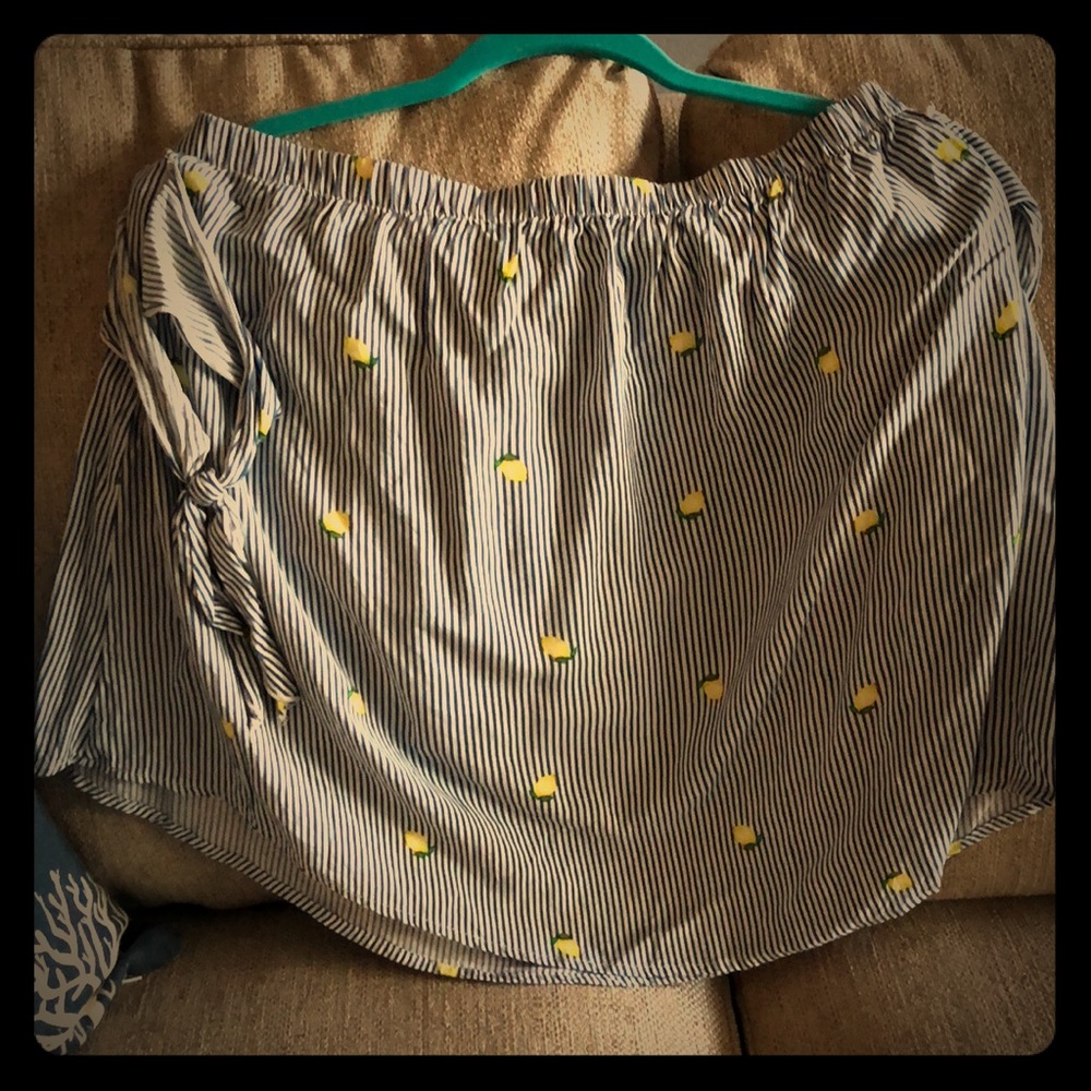 Off the shoulder lemon print blouse